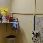 Cozy Room In Versova